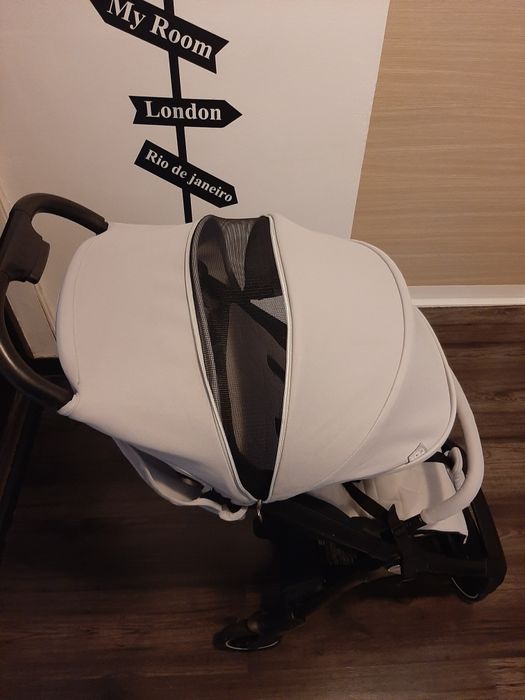 Carucior Chicco pentru copil