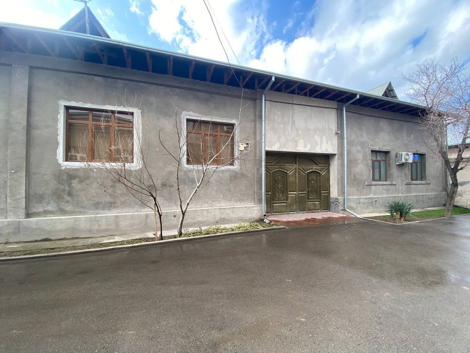 Xonobodda 15 sotixli hovli sotiladi