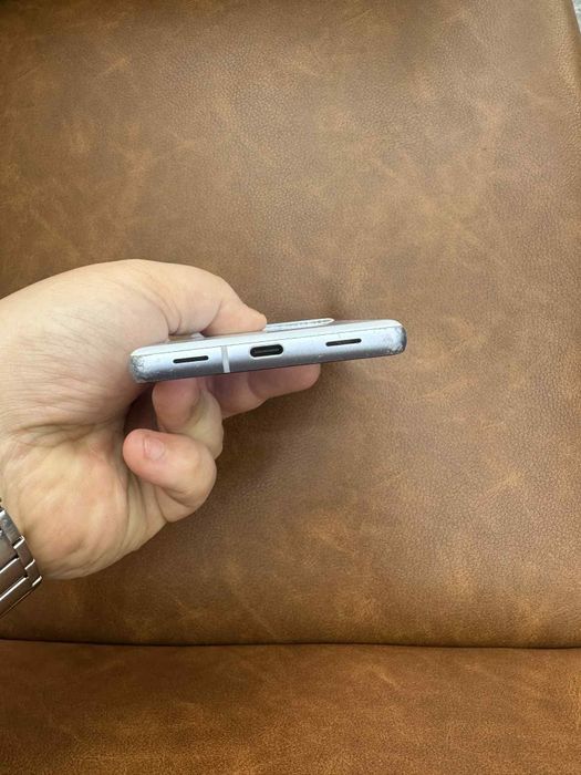 Van 2 google pixel 7 a