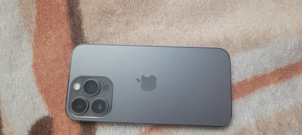 Телефон Айфон 13 про