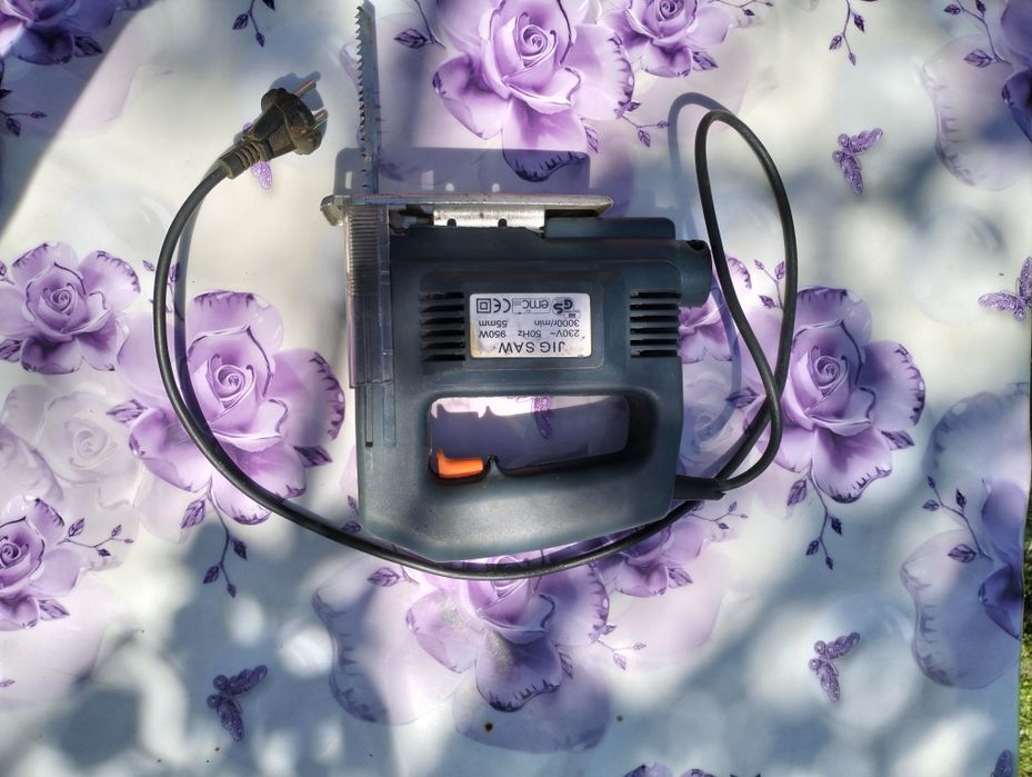 Продам электролобзик