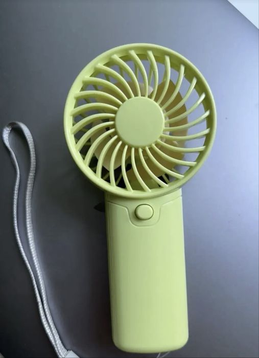 Мини преносим вентилатор на батерии