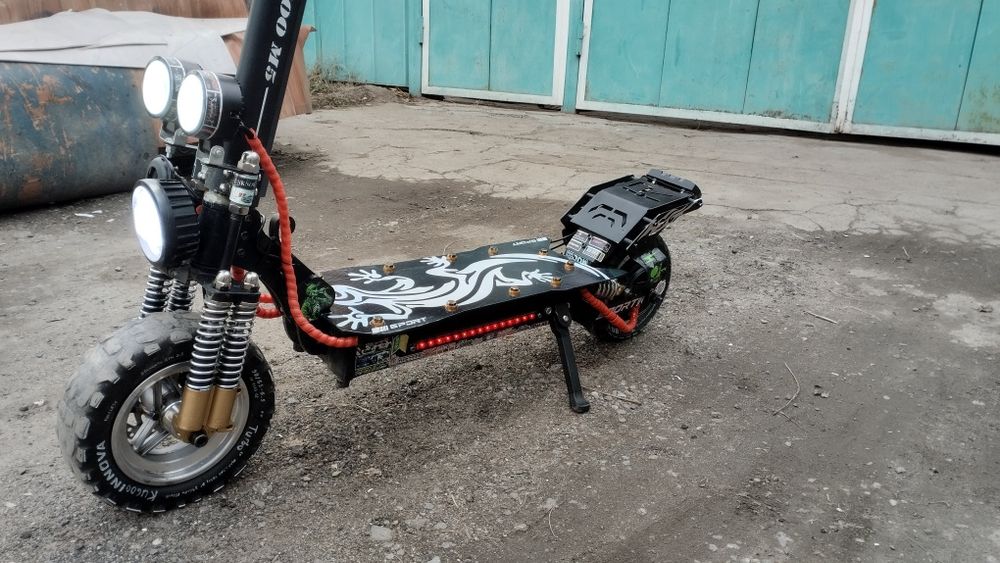 Продам электросамокат Kugo m5