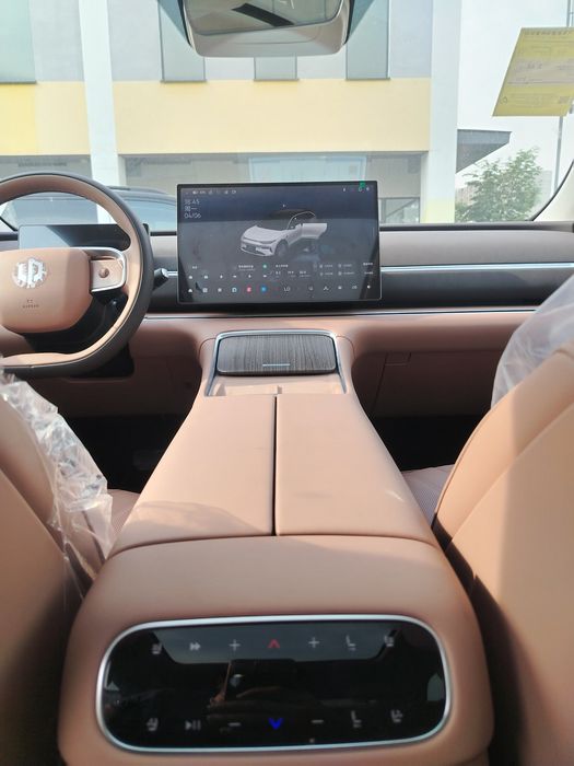 Leapmotor c11 hybrid 300 kmlik luxsury, Restayling 2026 versiya