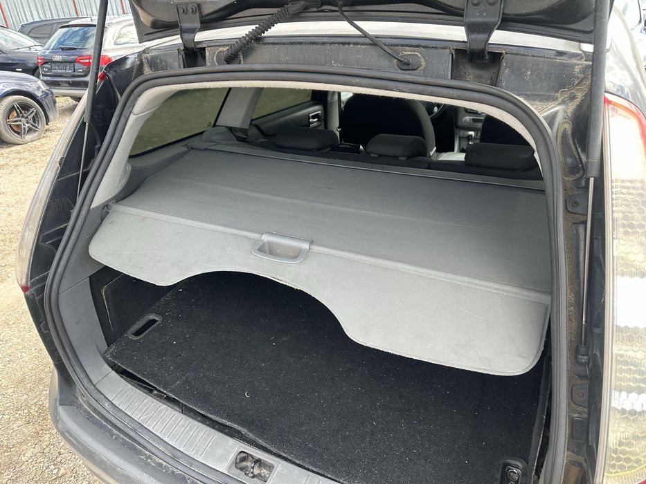 Щора за багажник за Форд Фокус комби до 2011г.!