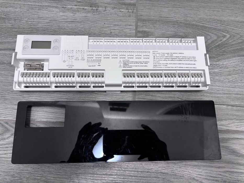 Termostat si centraline pentru incalzire in pardoseala