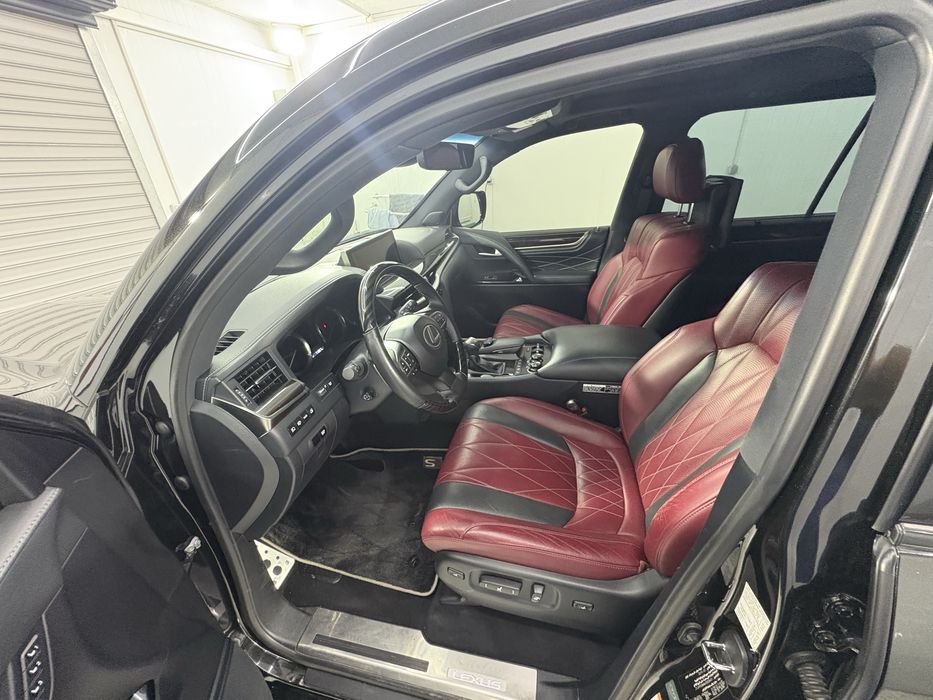 Продам Lexus LX 570 Kuro Black Edition
