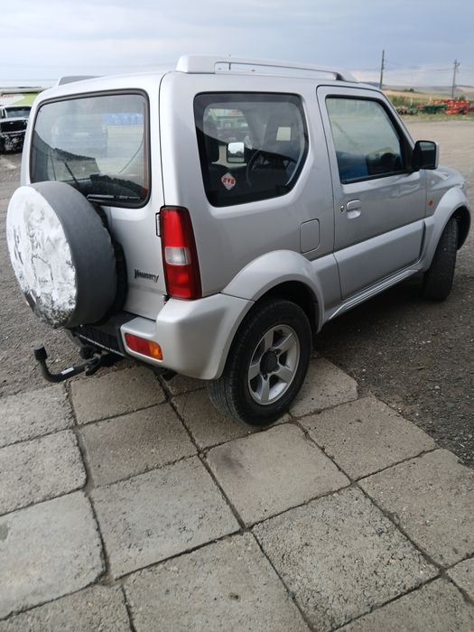 Vând Suzuki Jimny