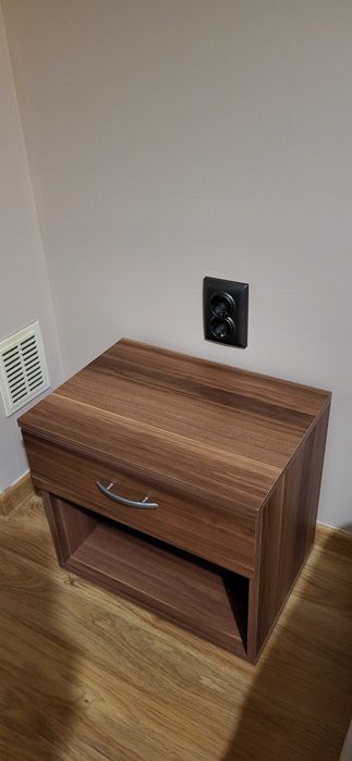 Нощни шкафчета - 2 бр.