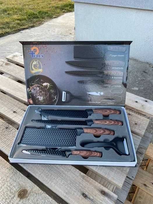 Комплект кухненски ножове,6 части, 4 кухненски ножа,1 ножица,1 белачка