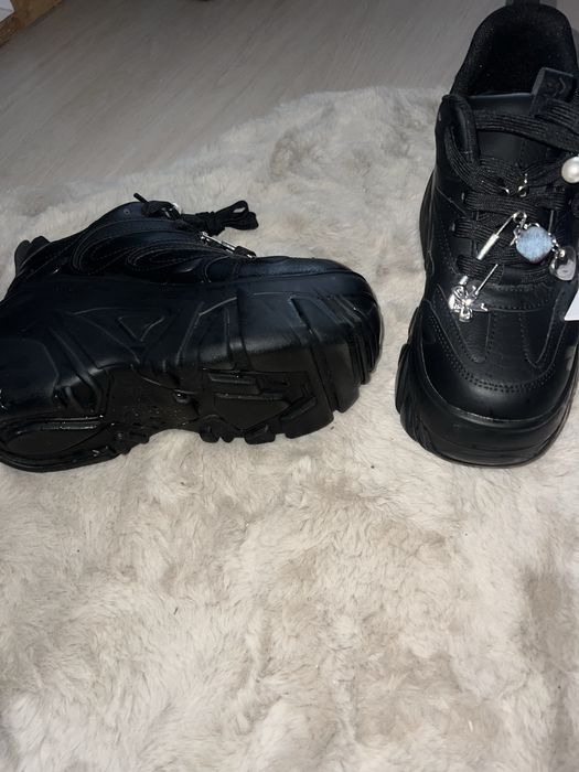 Încălțăminte cu platformă Bershka predare București sau ramburs