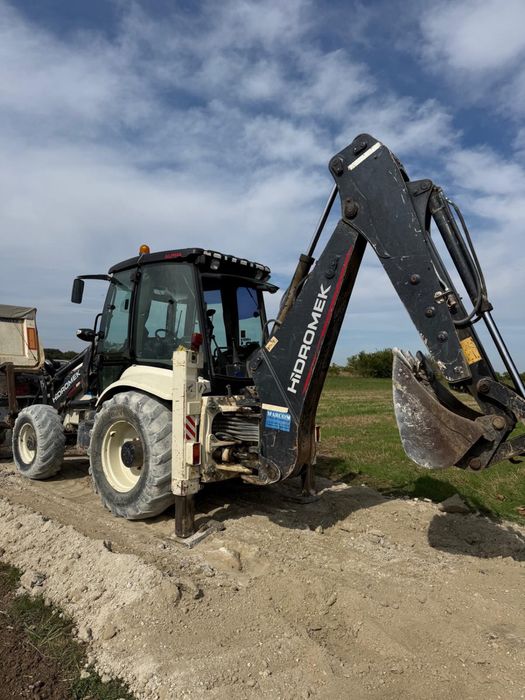 Buldo Buldoescavator Hidromek Hmk 102 B, jcb komatsu caterpilar
