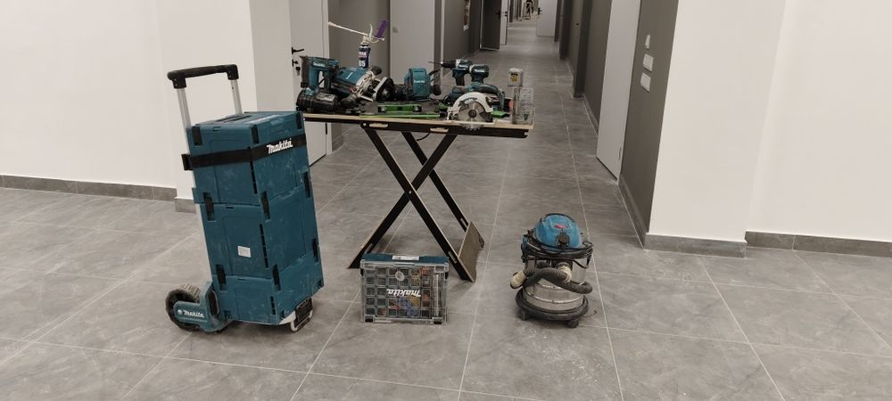 Установка дверей и замок