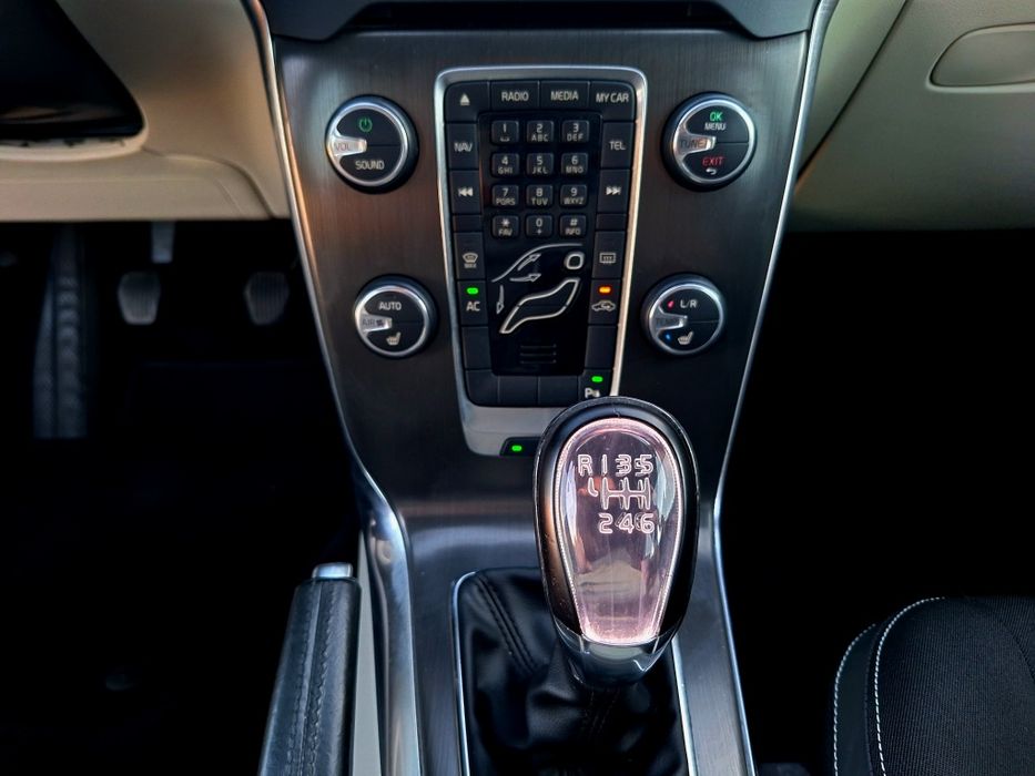 Volvo V40 1.6D 2014 Deosebit