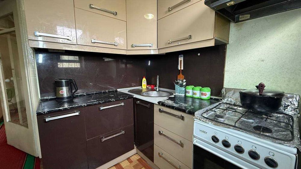 Текистел Бурч аптека 1 қаватда 2 хонали квартира сотилади. ID: 1921