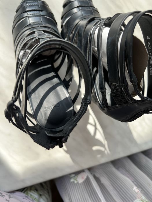 Assos босоножки