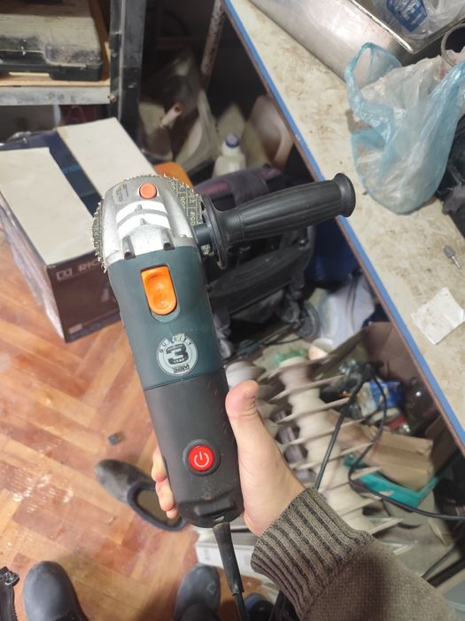 Болгарка электрическая