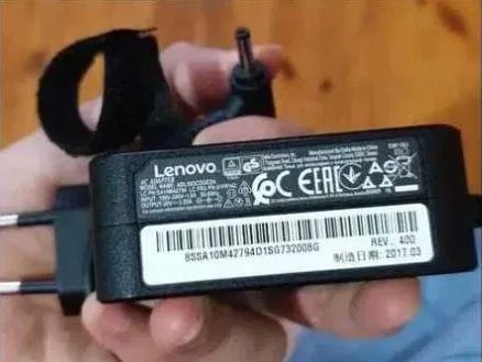 Зарядка, блок питания на ноутбук Lenovo и шнур питания оригинал