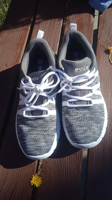 Дамски олекотени маратонки