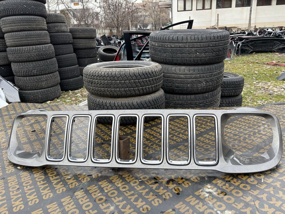 Решетка Jeep Renegade