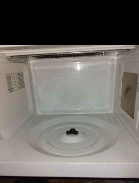 Cuptor cu Microunde stare buna