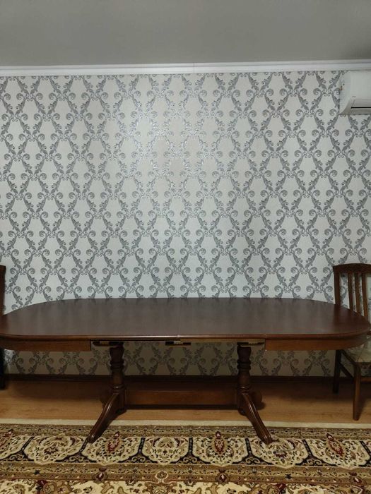 Продаю большой дубовый стол