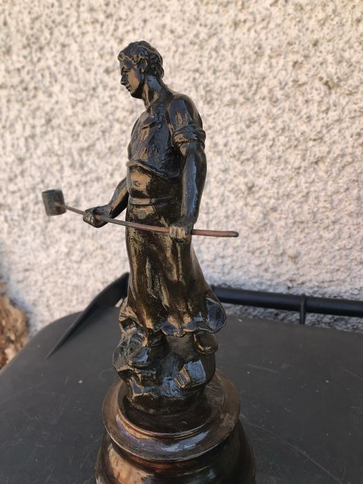 Statuetă din bronz