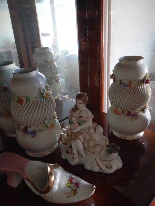 Bibelouri portelan si cristaluri din vitrina noastra 3 Cluj-Napoca • OLX.ro