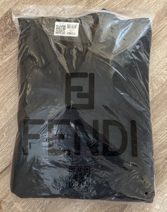 Fendi-Оригинален мъжки чисто нов сет Л размер