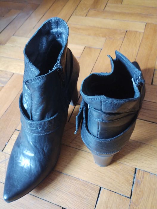 Боти от естествена кожа