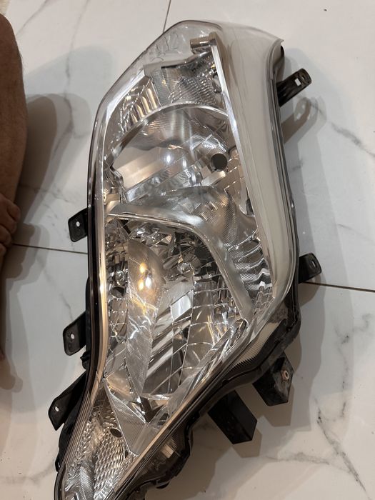 Фара правая на прадо