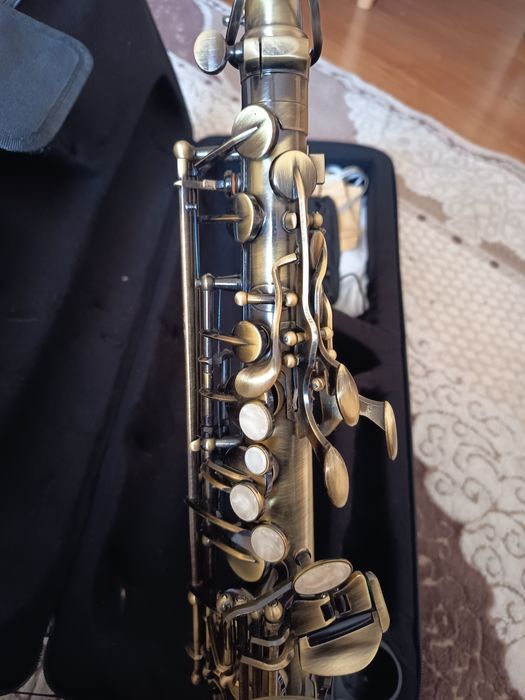 Vând saxofon Karl Glaser, puțin utilizat