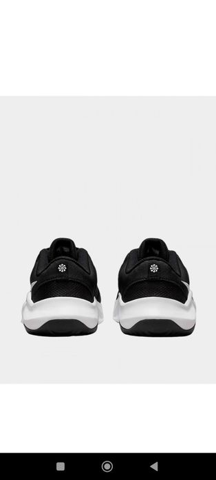 Кроссовки  новые Nike оригинал 42размер