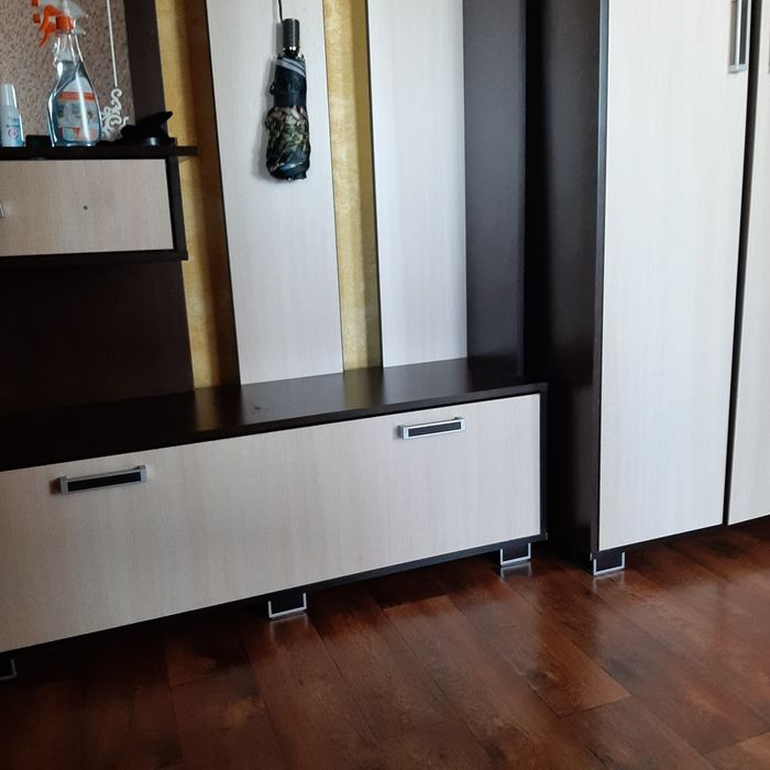 Продажа мебели для прихожей.