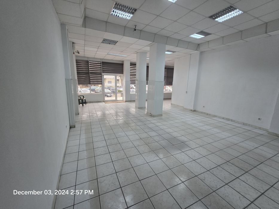 Spatiu comercial central 120mp