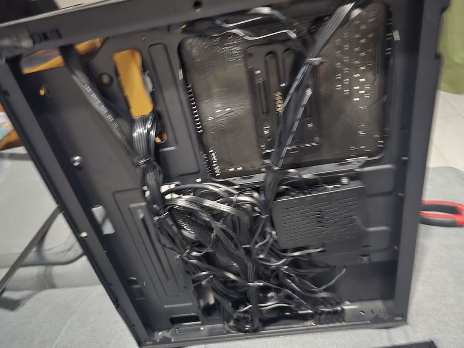 Настолен компютър-9070XT