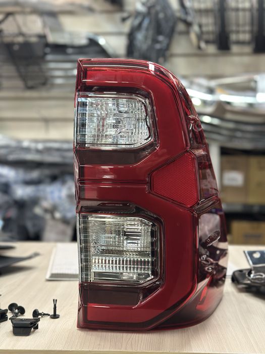 Задний фонарь на Hilux (Хайлюкс)