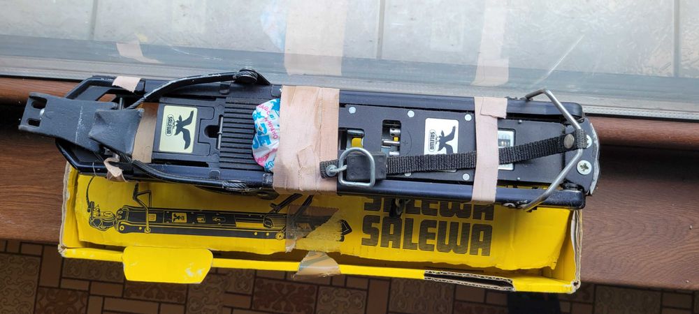 Автомати за ски с колани, с повдигащи пети.