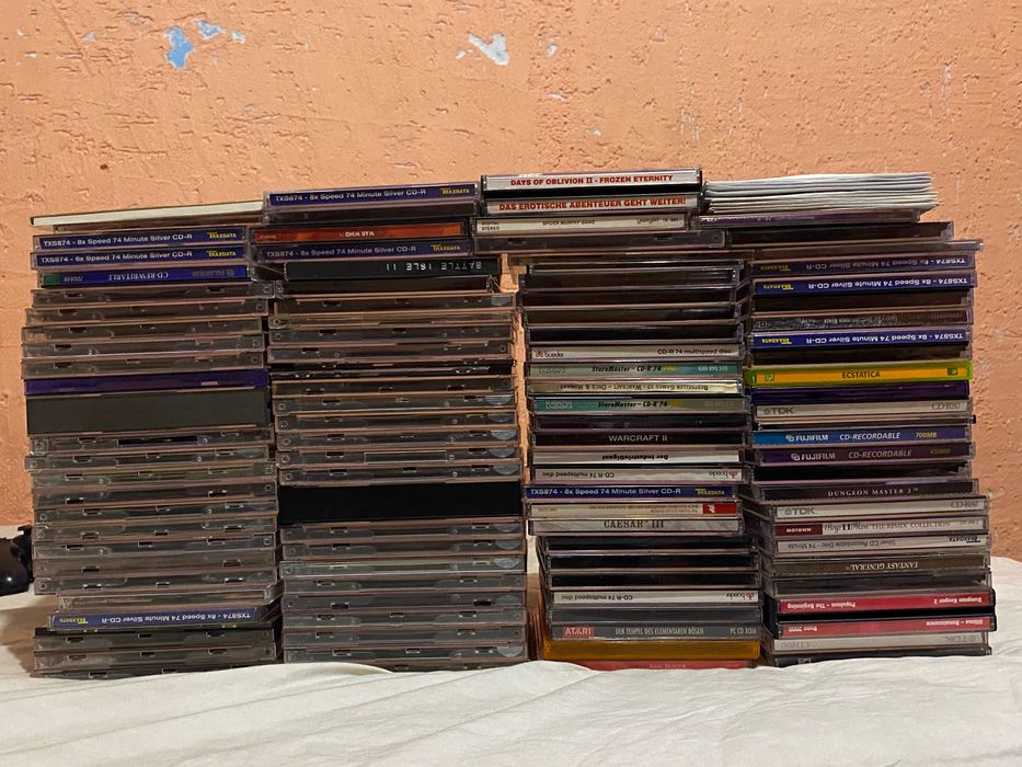 Продавам 140 диска