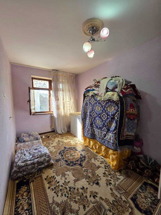 Продаётся 3х комн квартира на 3 этаже Ор-р Динамо базарчик