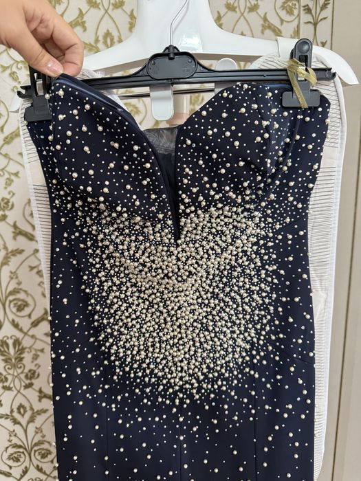 Вечернее платье с жемчугом