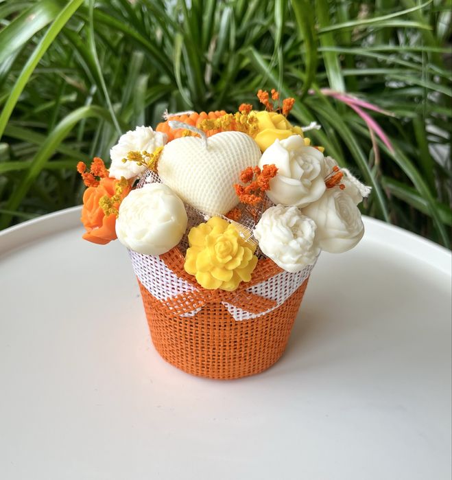 Ароматни соеви свещи и глицеринови сапуни