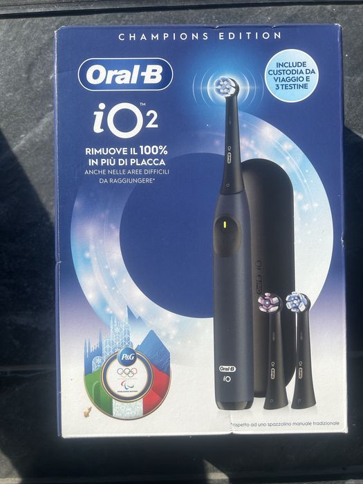 Oral-B iO Series 2 (Champions Edition / Night Black)