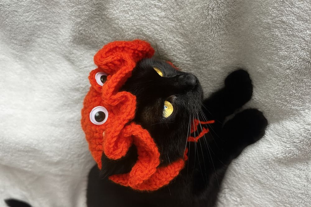 Palarie rosu-portocaliu handmade