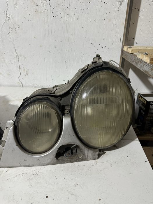 Фары на Mercedes w210