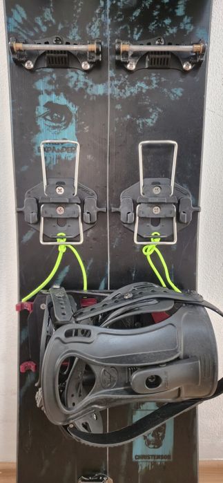 Splitboard jones cu legaturi voile L si foci jones