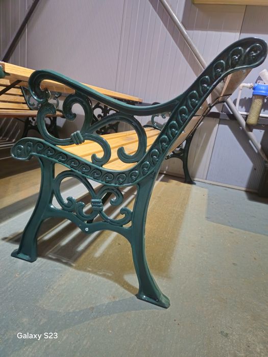 Bănci din fontă din secXVIII, în stil victorian, recondiționate,stejar