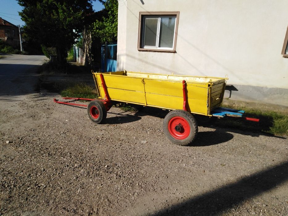 Конска каруца с гумени колела