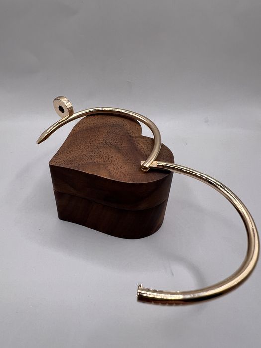 Продам золотой браслет.