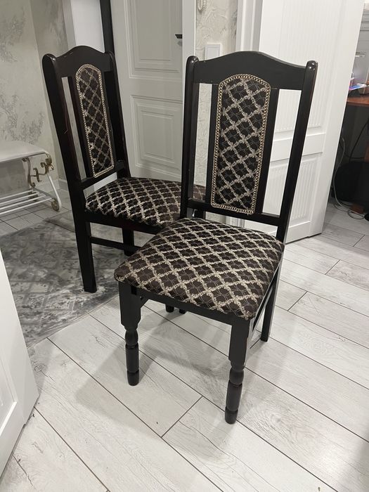 Стол со стульями